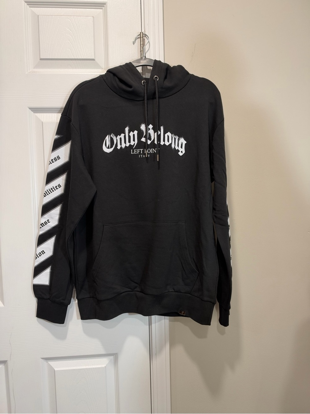 Only the Lonely Left Point Italy Black Graphic Hoodie Men’s M 100% Cotton NWT